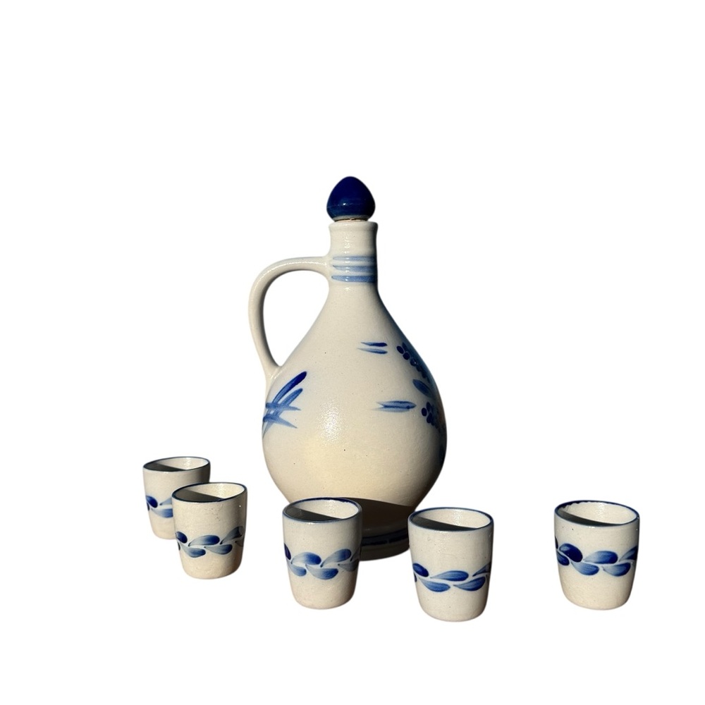VINTAGE BLUE & WHITE STONEWARE DECANTER SET WITH FIVE CUPS - Picture 5 of 8